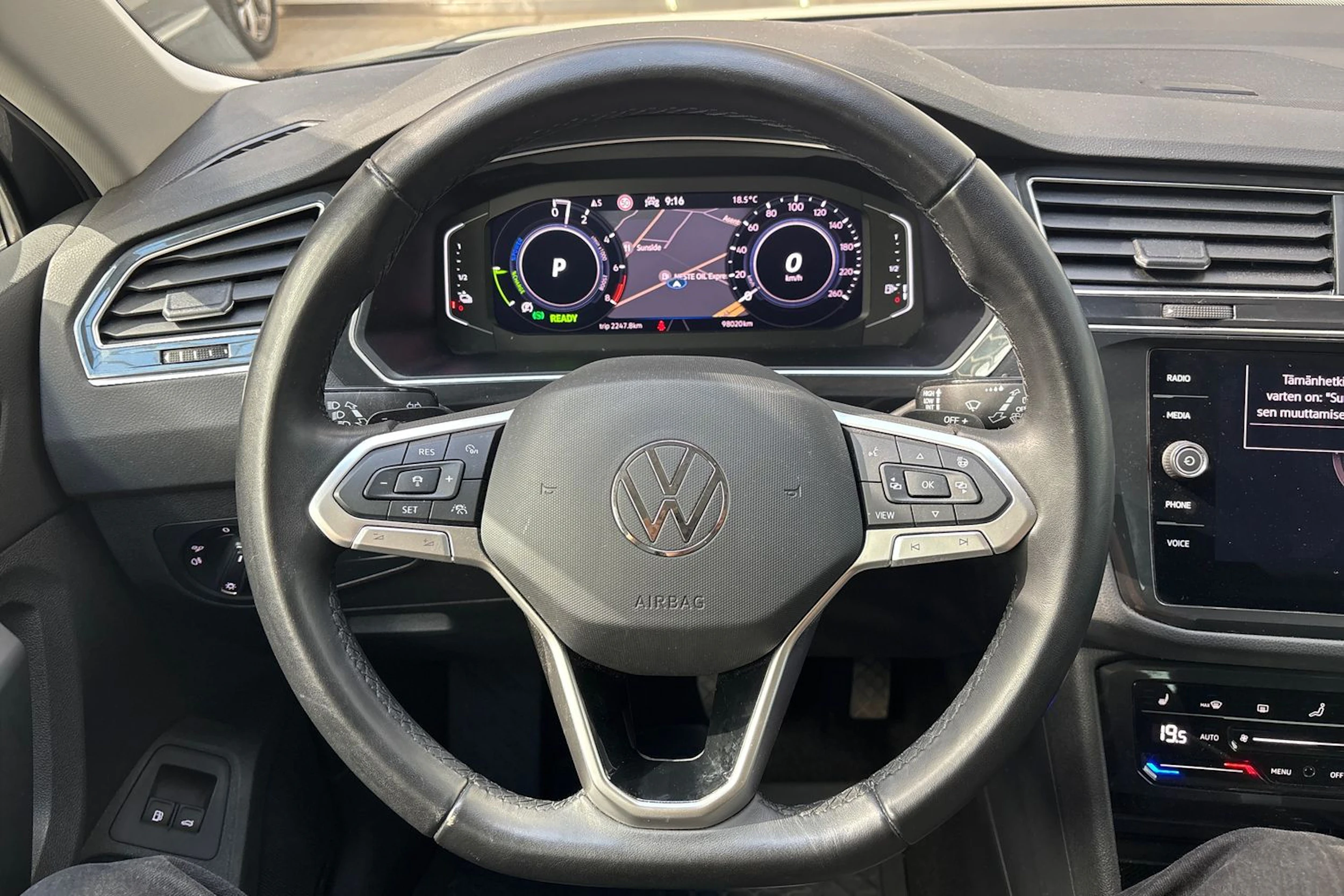 Harmaa Volkswagen Tiguan 2021 kuva 20.