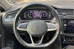 Harmaa Volkswagen Tiguan 2021 kuva 20.