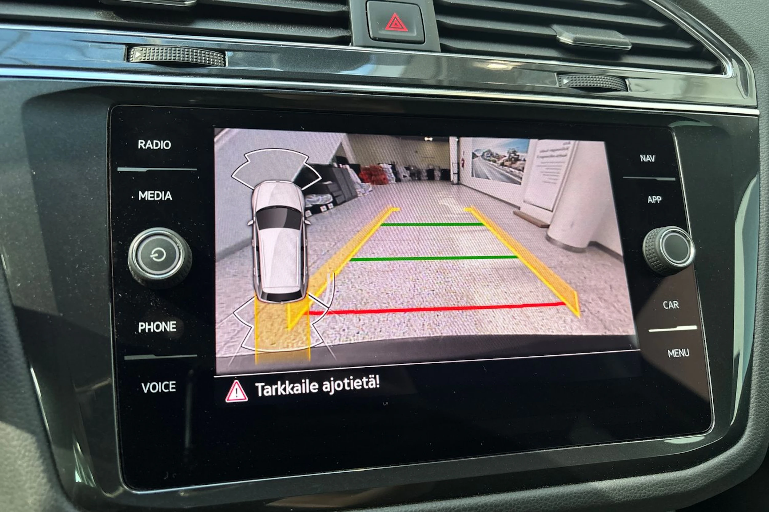 Harmaa Volkswagen Tiguan 2021 kuva 23.