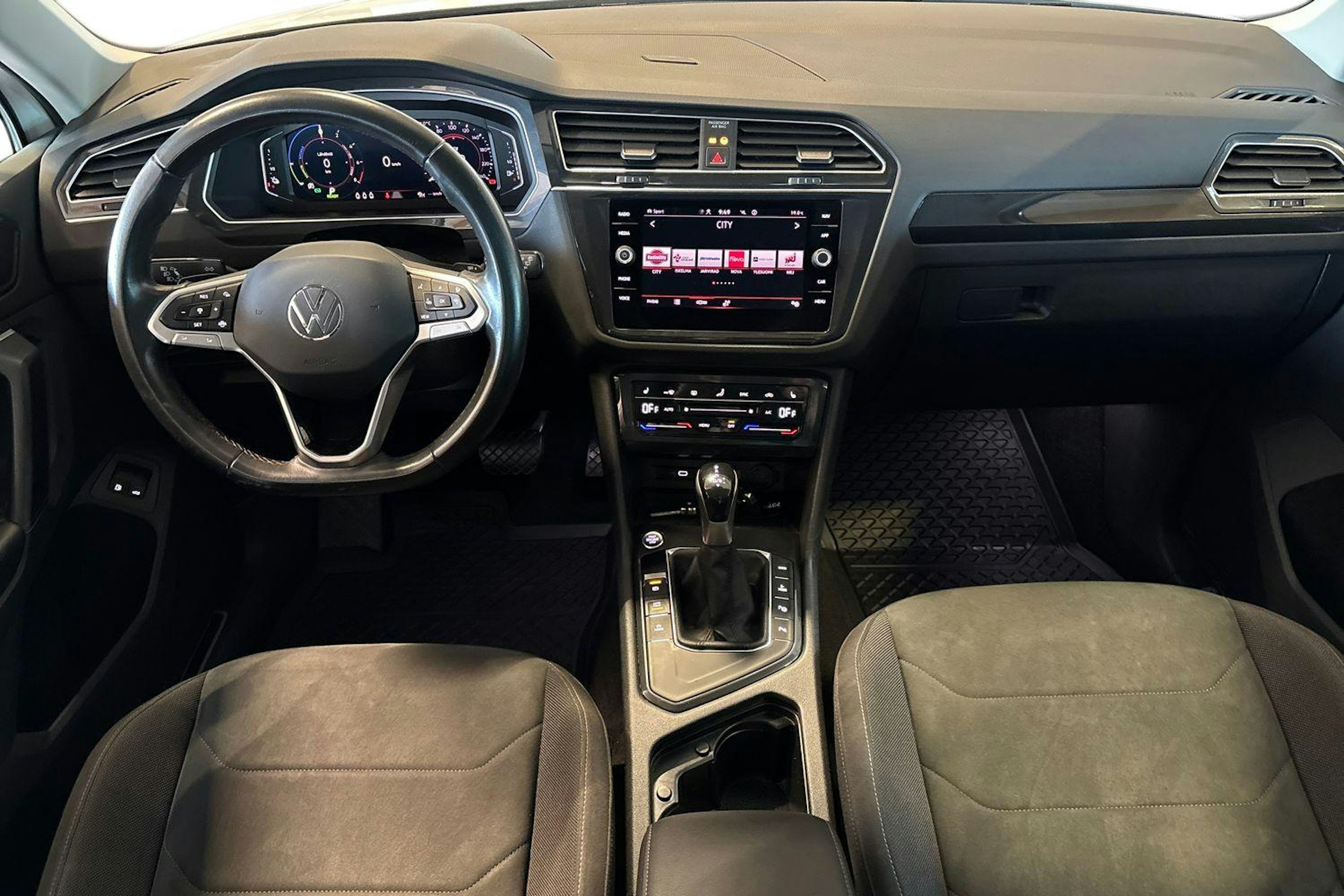 valkoinen Volkswagen Tiguan 2021 kuva 9.