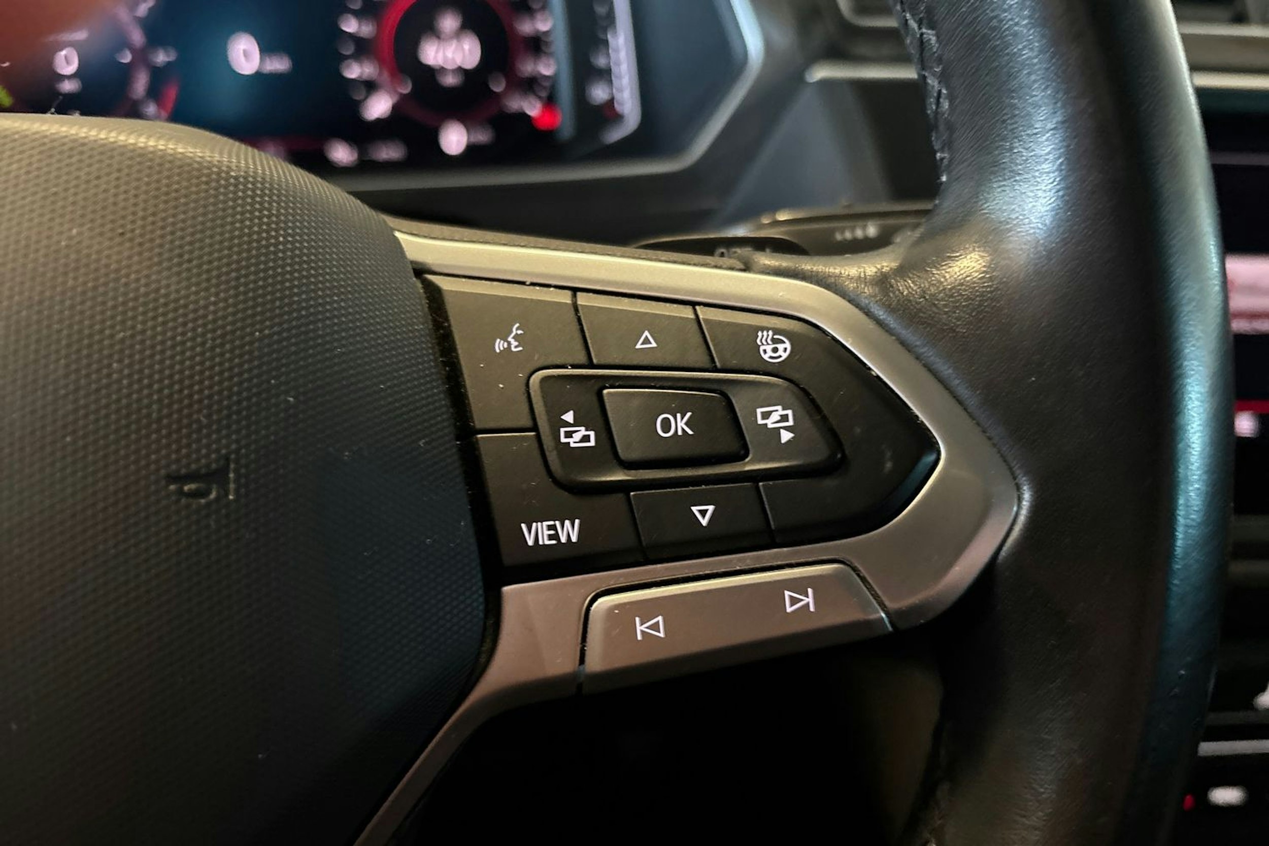 valkoinen Volkswagen Tiguan 2021 kuva 20.
