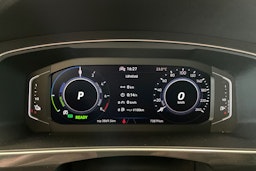 sininen Volkswagen Tiguan 2021 kuva 19.
