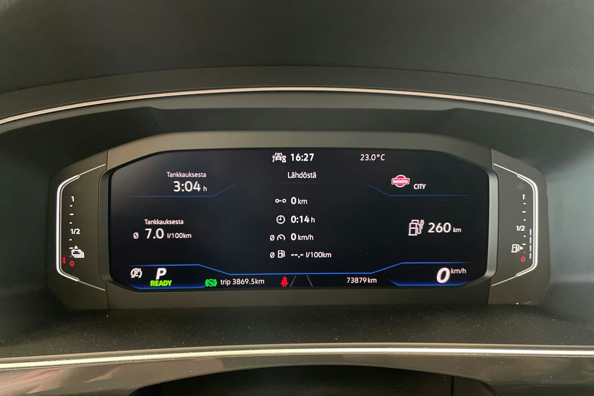 sininen Volkswagen Tiguan 2021 kuva 21.