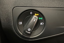 sininen Volkswagen Tiguan 2021 kuva 22.