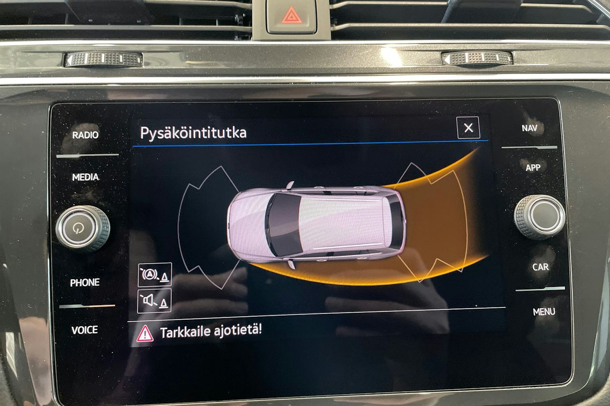 sininen Volkswagen Tiguan 2021 kuva 25.