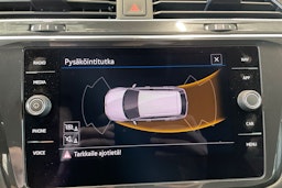 sininen Volkswagen Tiguan 2021 kuva 25.