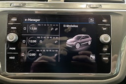 sininen Volkswagen Tiguan 2021 kuva 30.