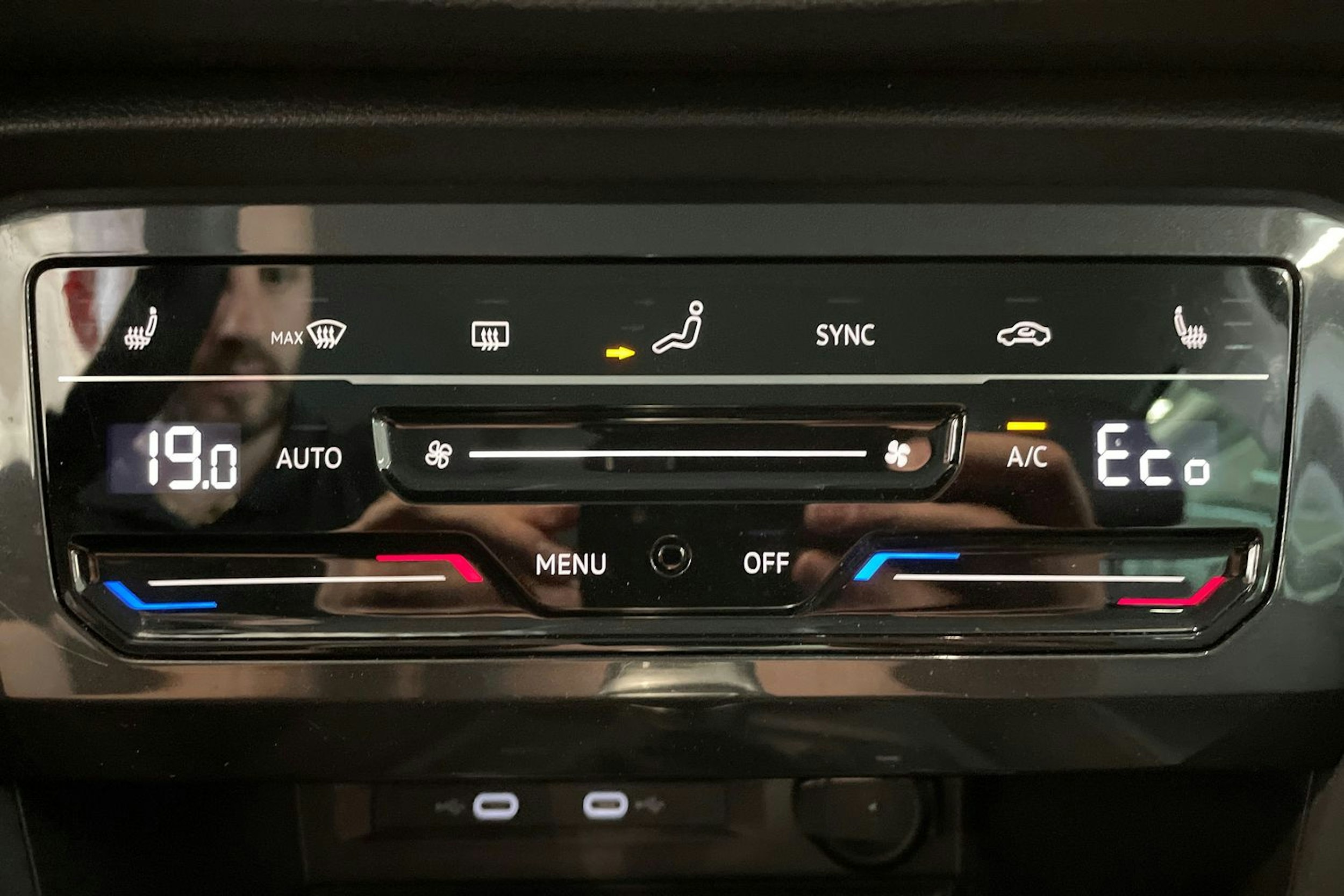 sininen Volkswagen Tiguan 2021 kuva 32.