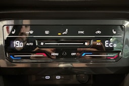 sininen Volkswagen Tiguan 2021 kuva 32.
