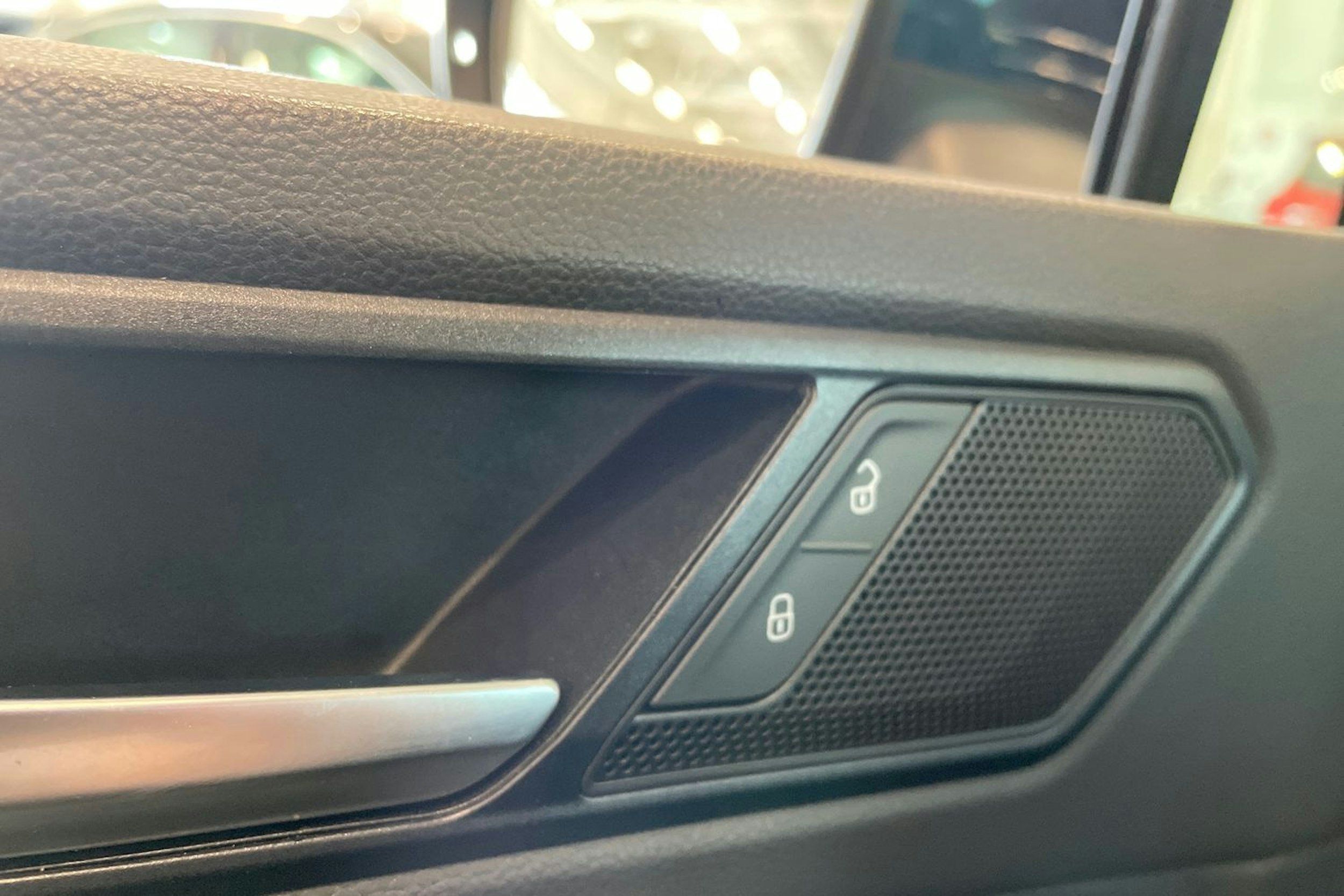 sininen Volkswagen Tiguan 2021 kuva 35.