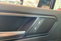 sininen Volkswagen Tiguan 2021 kuva 35.