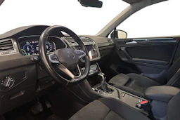 sininen Volkswagen Tiguan 2021 kuva 6.