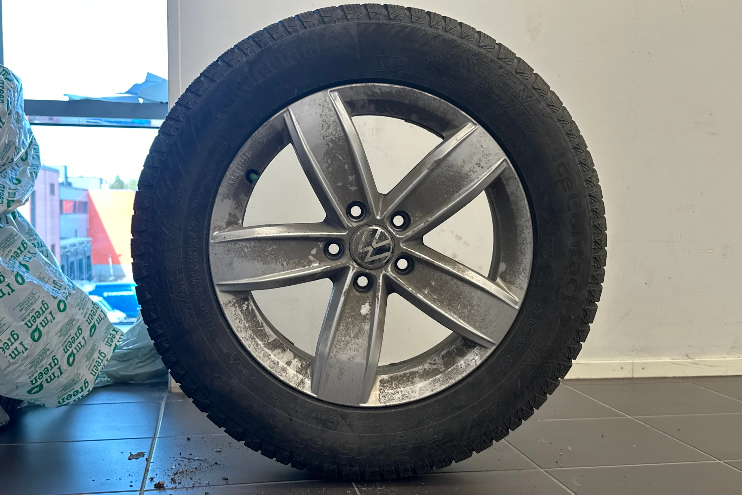 sininen Volkswagen Tiguan 2021 kuva 10.