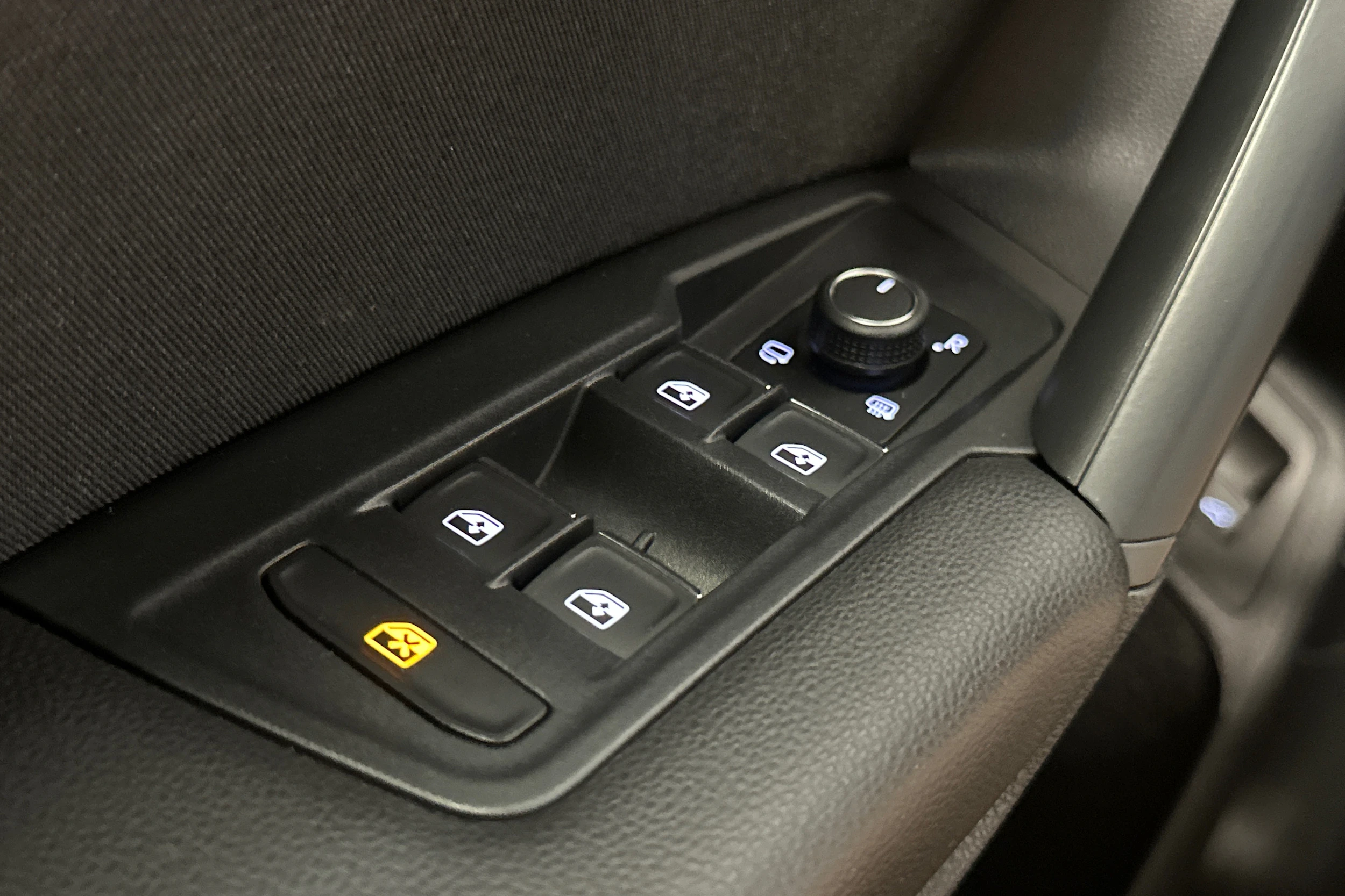 sininen Volkswagen Tiguan 2021 kuva 14.