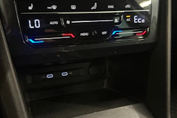 sininen Volkswagen Tiguan 2021 kuva 17.