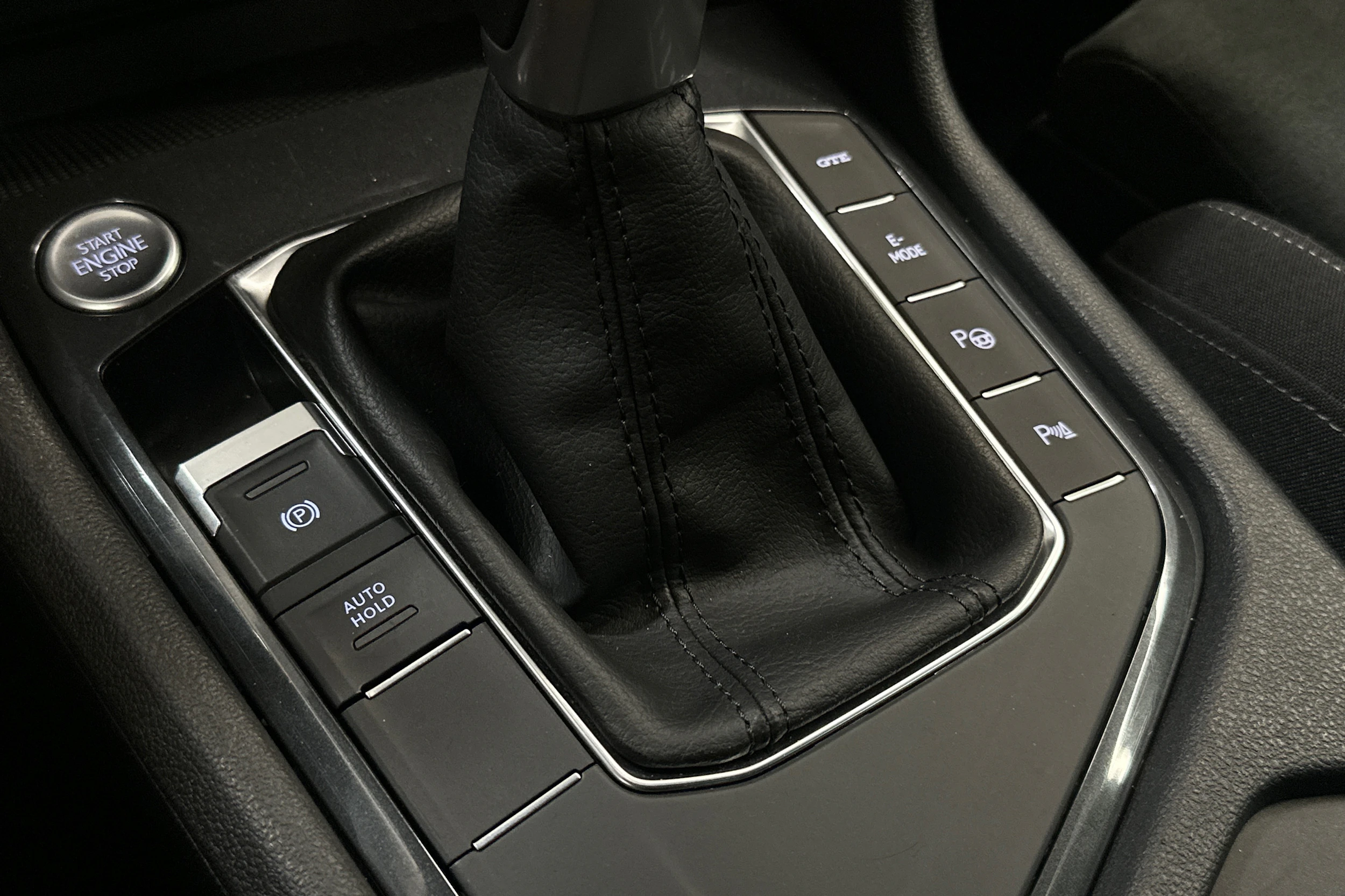 sininen Volkswagen Tiguan 2021 kuva 18.