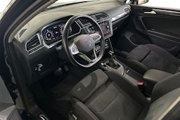 Sininen Volkswagen Tiguan 2021 kuva 7.