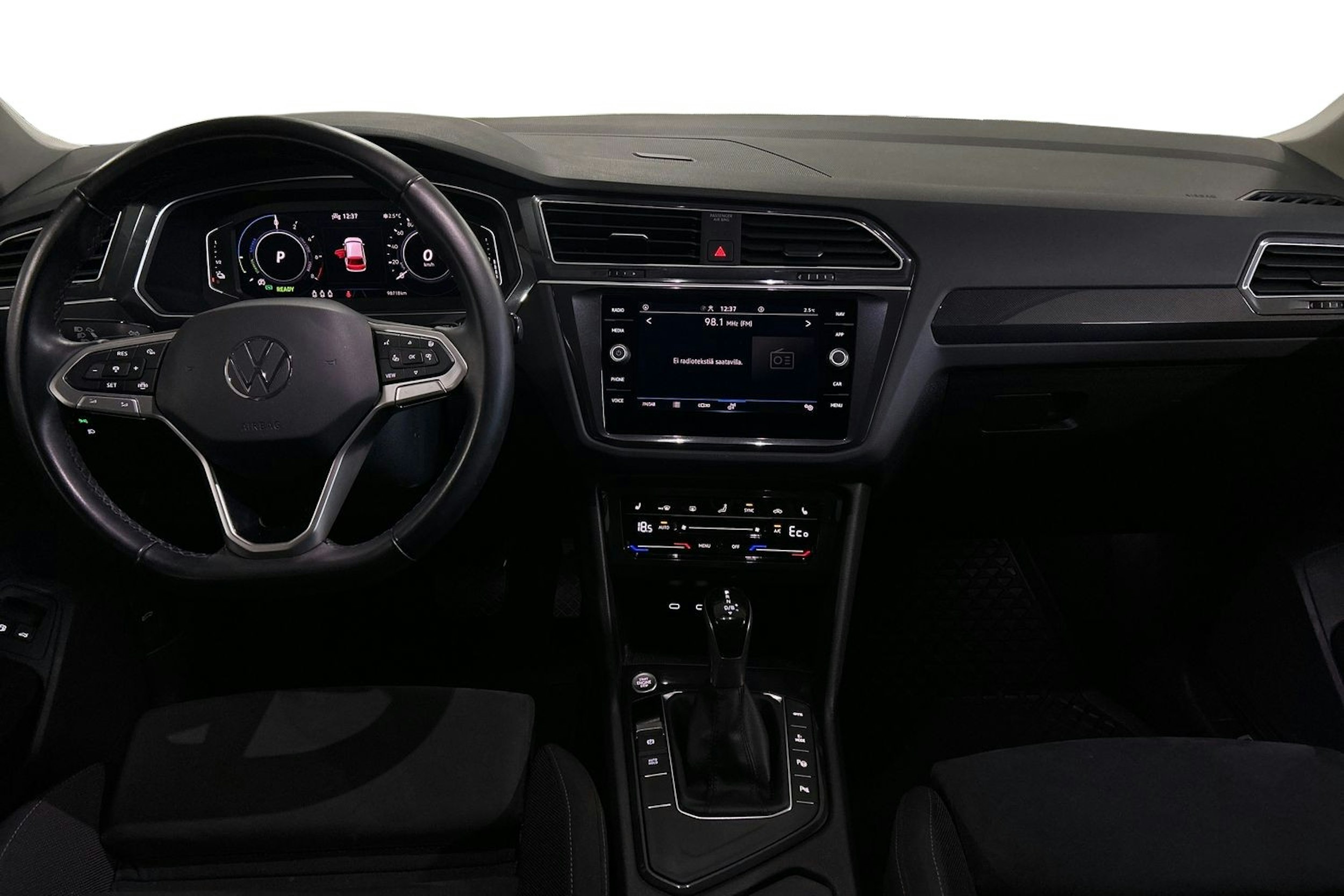 Sininen Volkswagen Tiguan 2021 kuva 9.