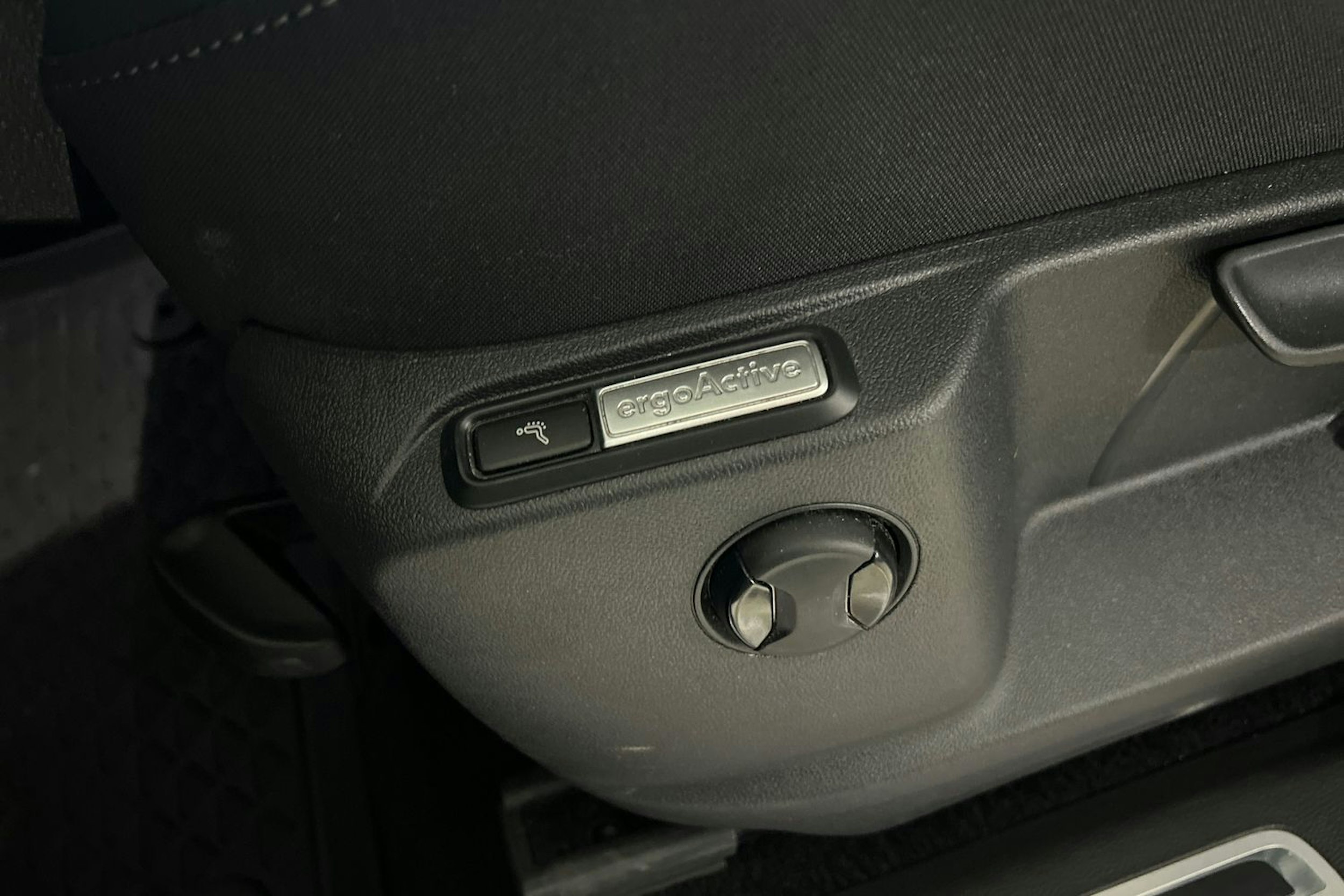 Sininen Volkswagen Tiguan 2021 kuva 16.