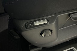 Sininen Volkswagen Tiguan 2021 kuva 16.