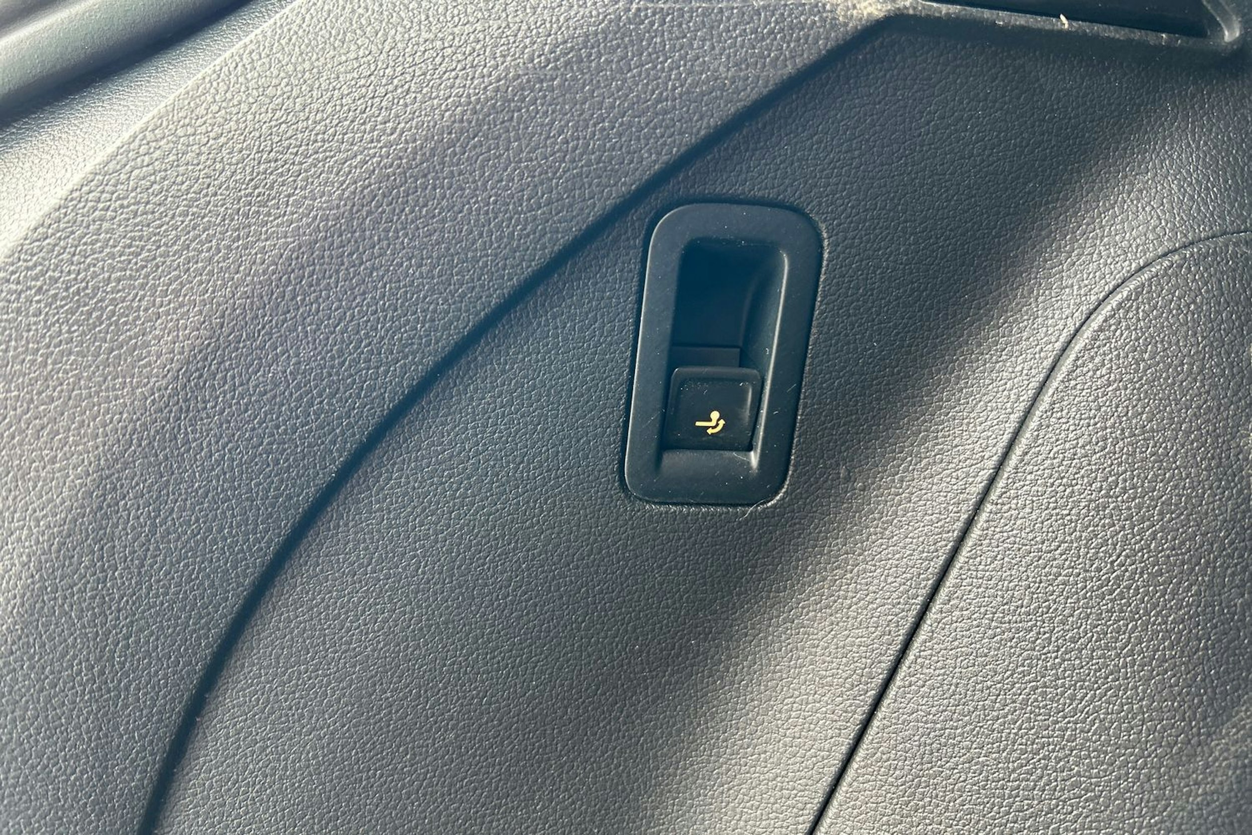 Sininen Volkswagen Tiguan 2021 kuva 24.
