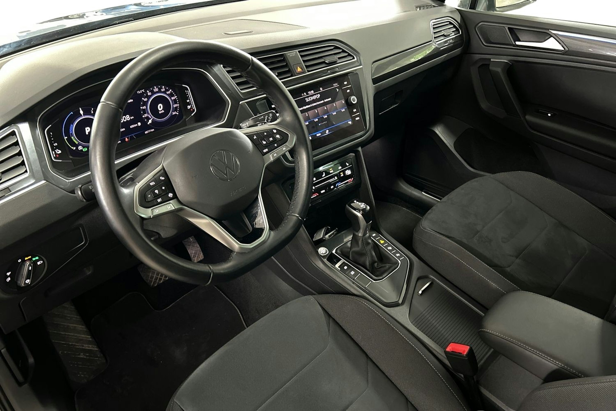 Sininen Volkswagen Tiguan 2021 kuva 7.