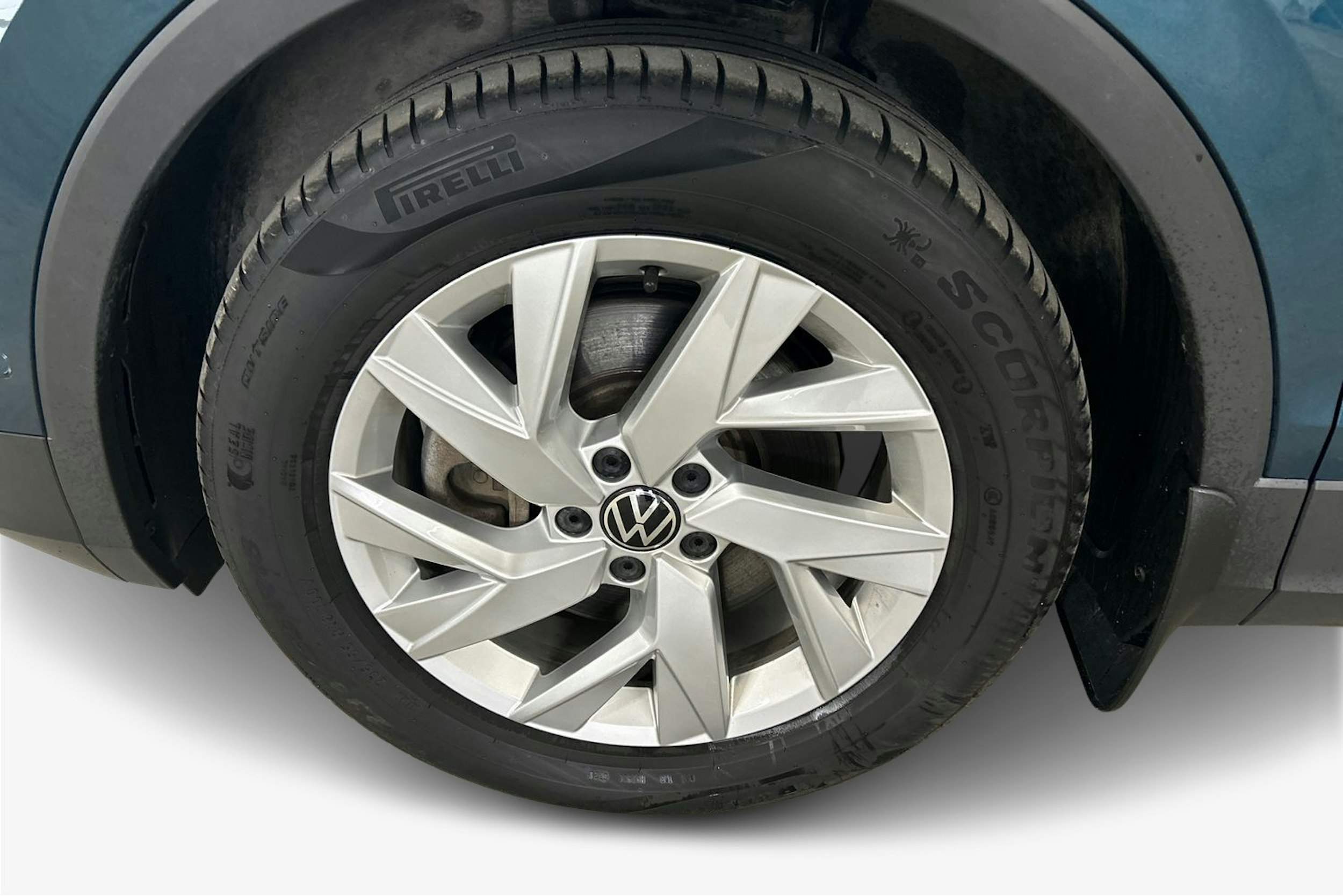 Sininen Volkswagen Tiguan 2021 kuva 11.