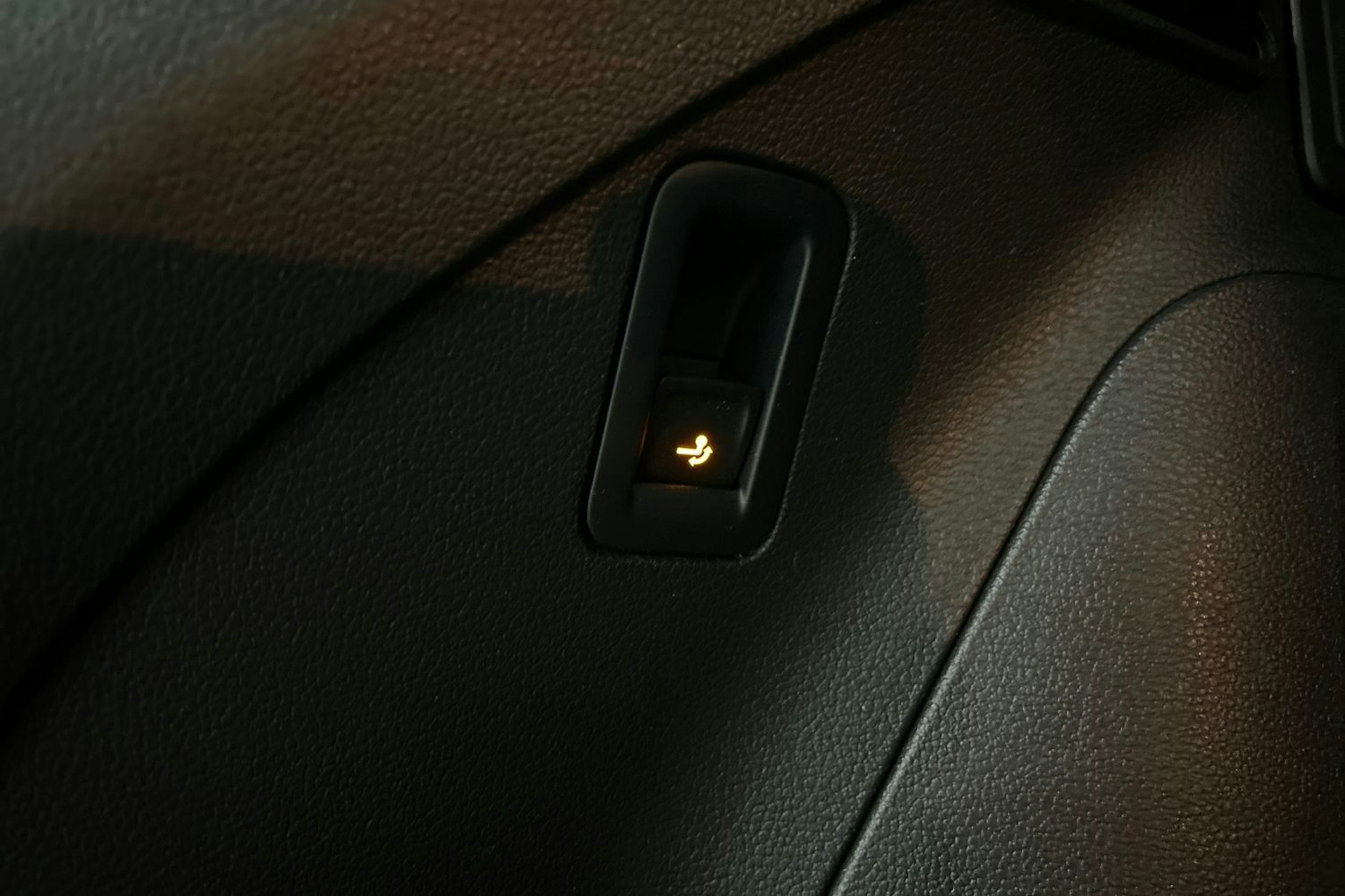 Sininen Volkswagen Tiguan 2021 kuva 16.
