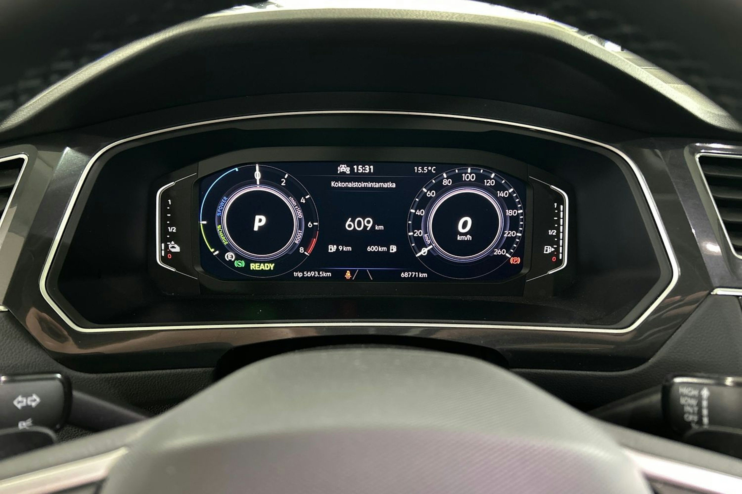 Sininen Volkswagen Tiguan 2021 kuva 20.