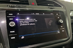 Sininen Volkswagen Tiguan 2021 kuva 22.