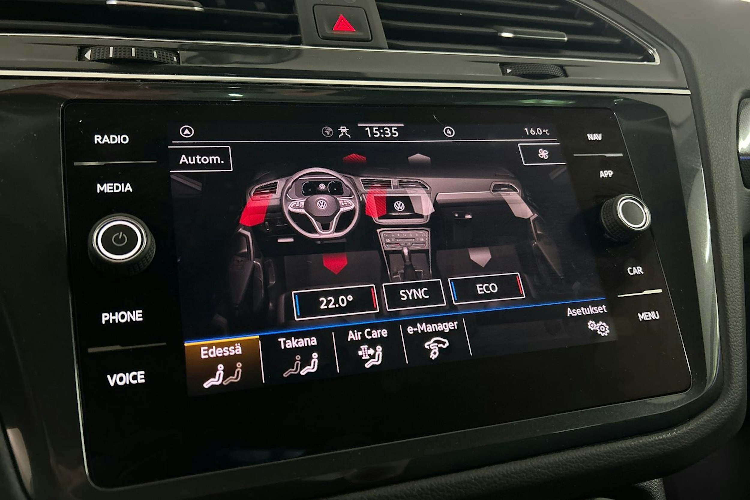 Sininen Volkswagen Tiguan 2021 kuva 25.