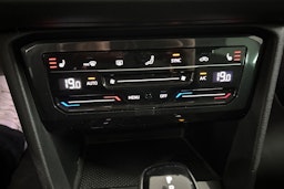 Sininen Volkswagen Tiguan 2021 kuva 27.