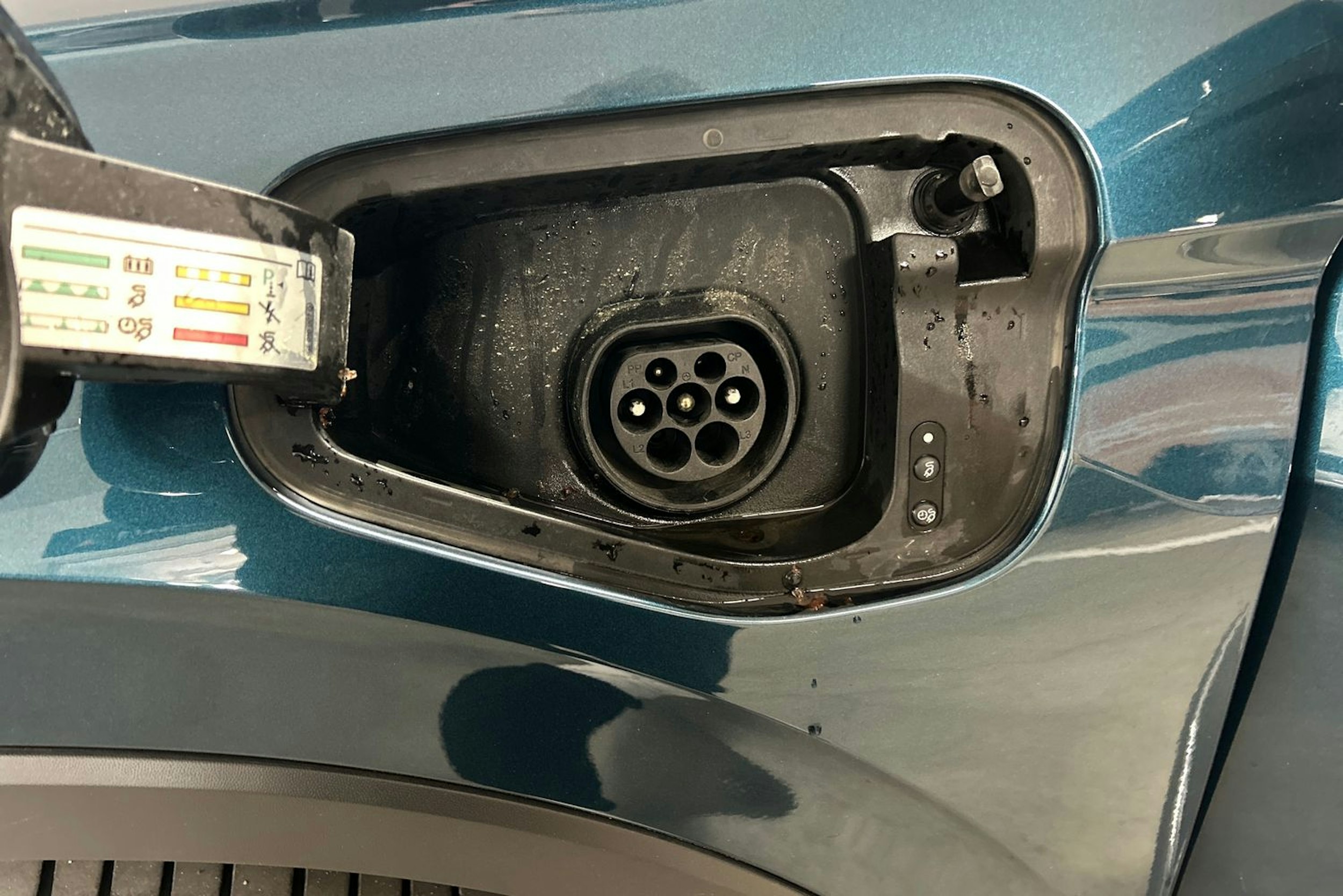 Sininen Volkswagen Tiguan 2021 kuva 30.