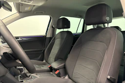 sininen Volkswagen Tiguan 2021 kuva 15.