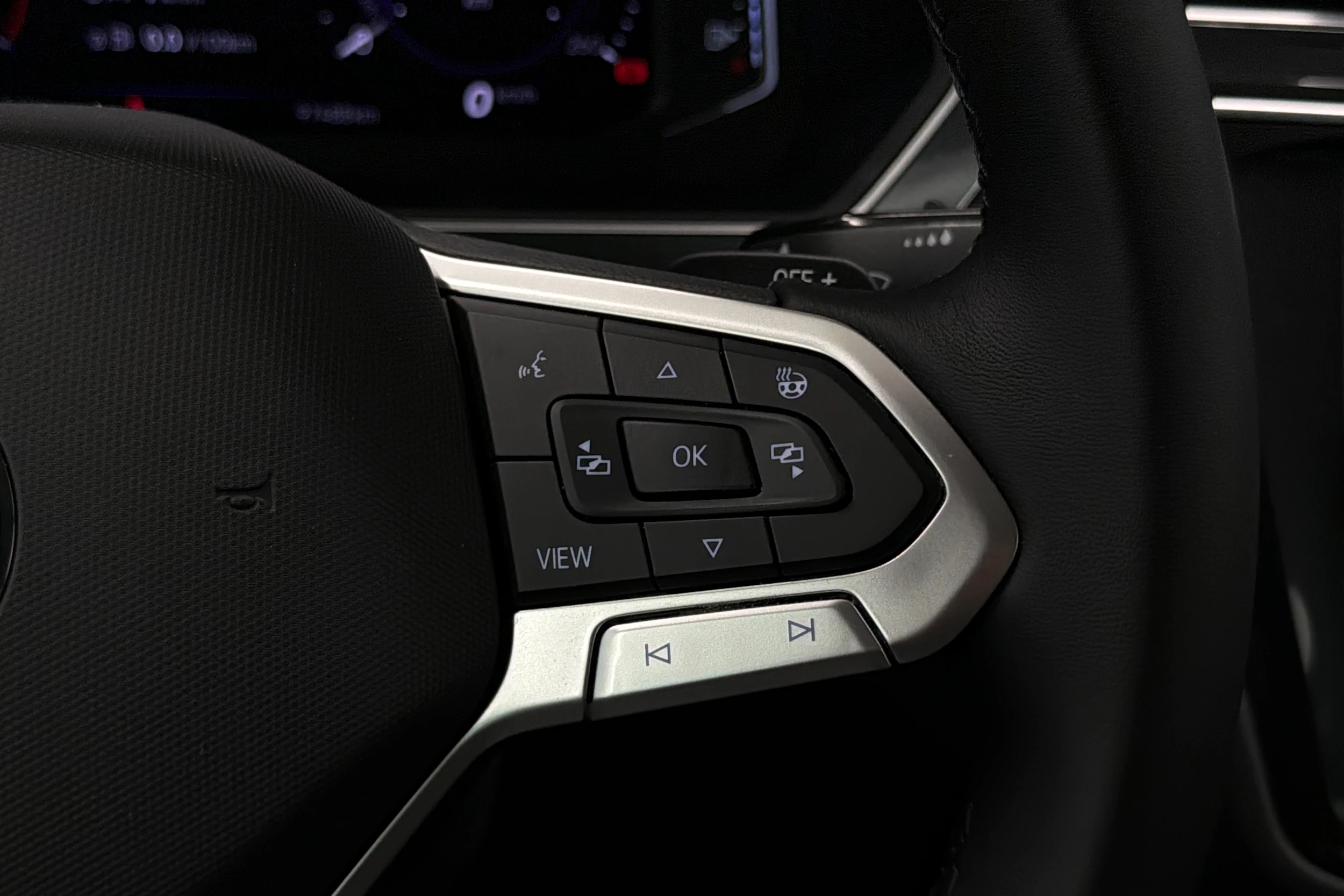 sininen Volkswagen Tiguan 2021 kuva 20.