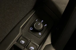 sininen Volkswagen Tiguan 2021 kuva 23.