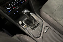 sininen Volkswagen Tiguan 2021 kuva 25.