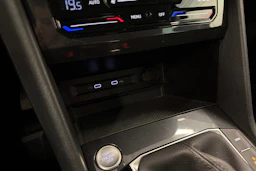 sininen Volkswagen Tiguan 2021 kuva 26.
