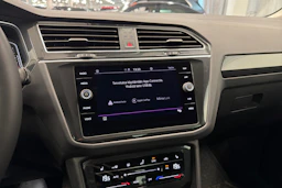 sininen Volkswagen Tiguan 2021 kuva 29.