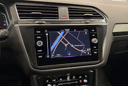 sininen Volkswagen Tiguan 2021 kuva 30.