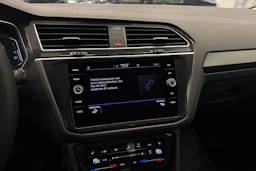 sininen Volkswagen Tiguan 2021 kuva 32.
