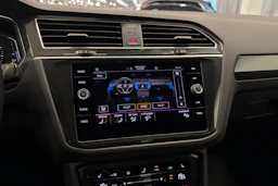 sininen Volkswagen Tiguan 2021 kuva 33.