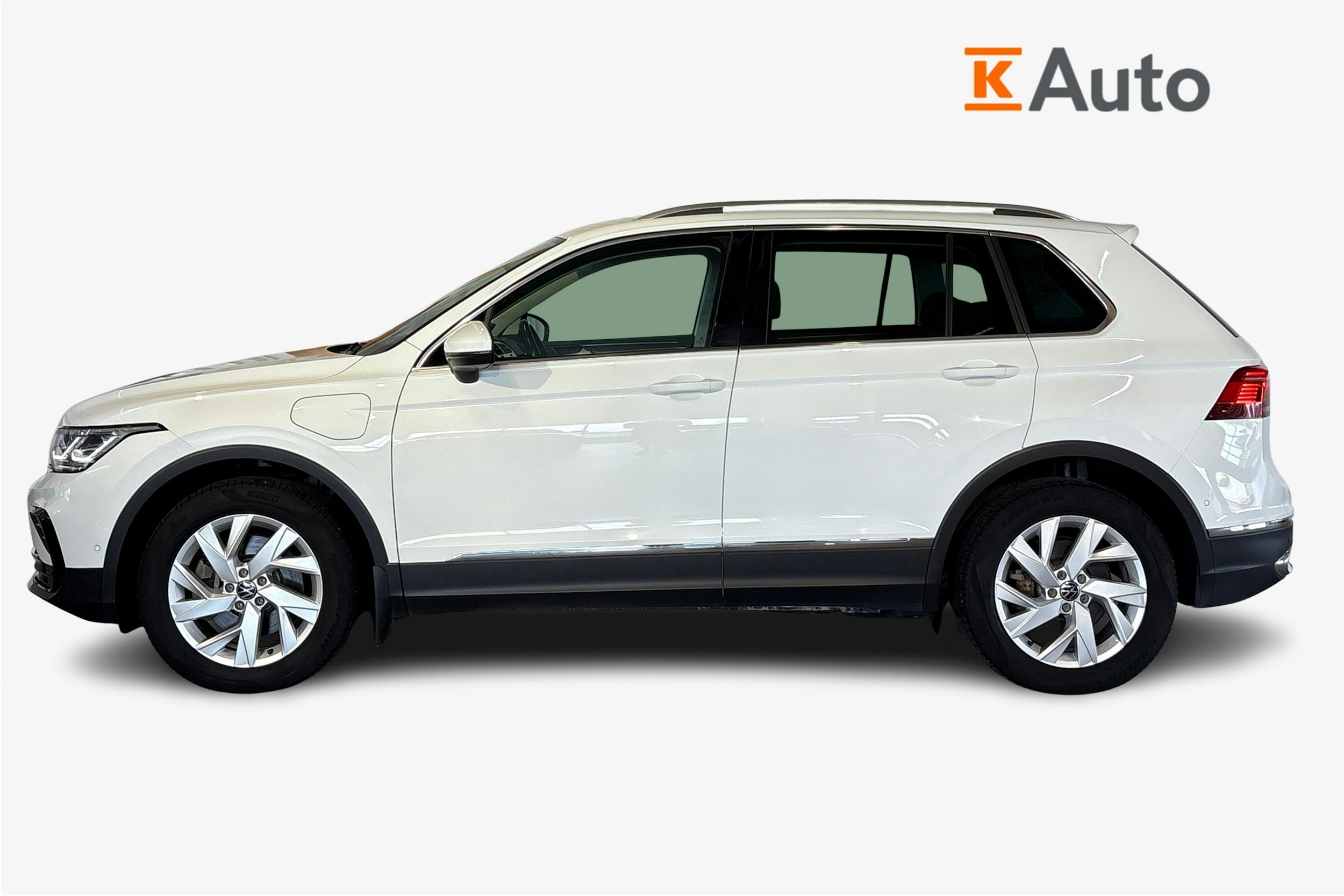 valkoinen Volkswagen Tiguan 2021 kuva 6.