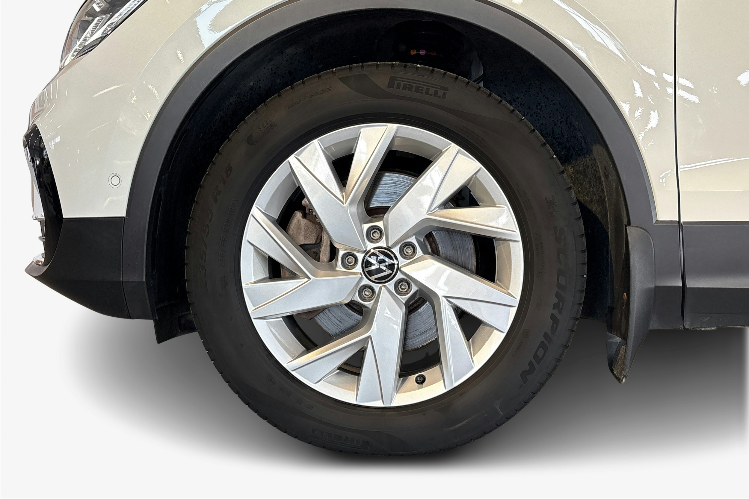 valkoinen Volkswagen Tiguan 2021 kuva 11.