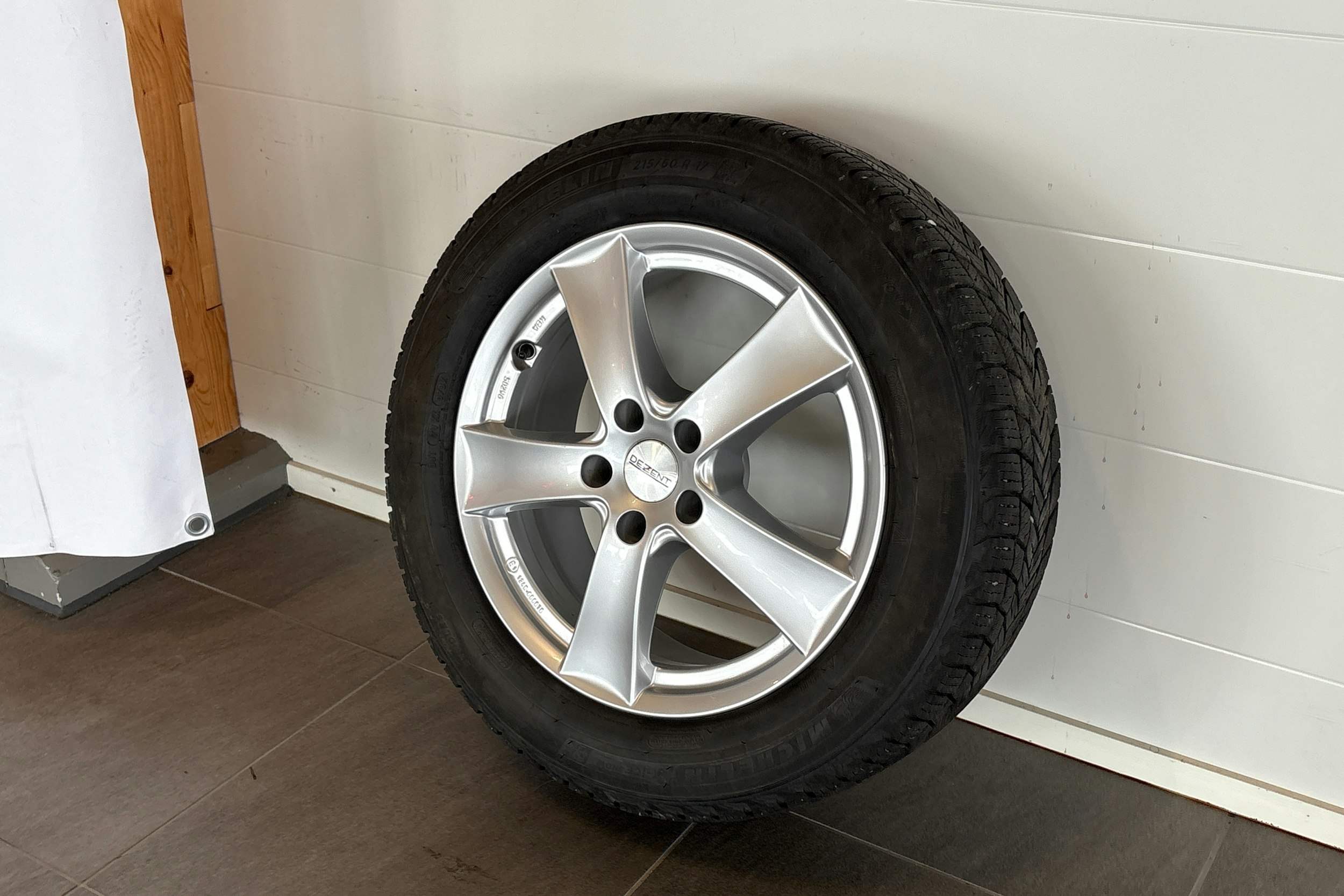 valkoinen Volkswagen Tiguan 2021 kuva 13.