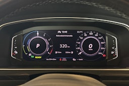 valkoinen Volkswagen Tiguan 2021 kuva 16.