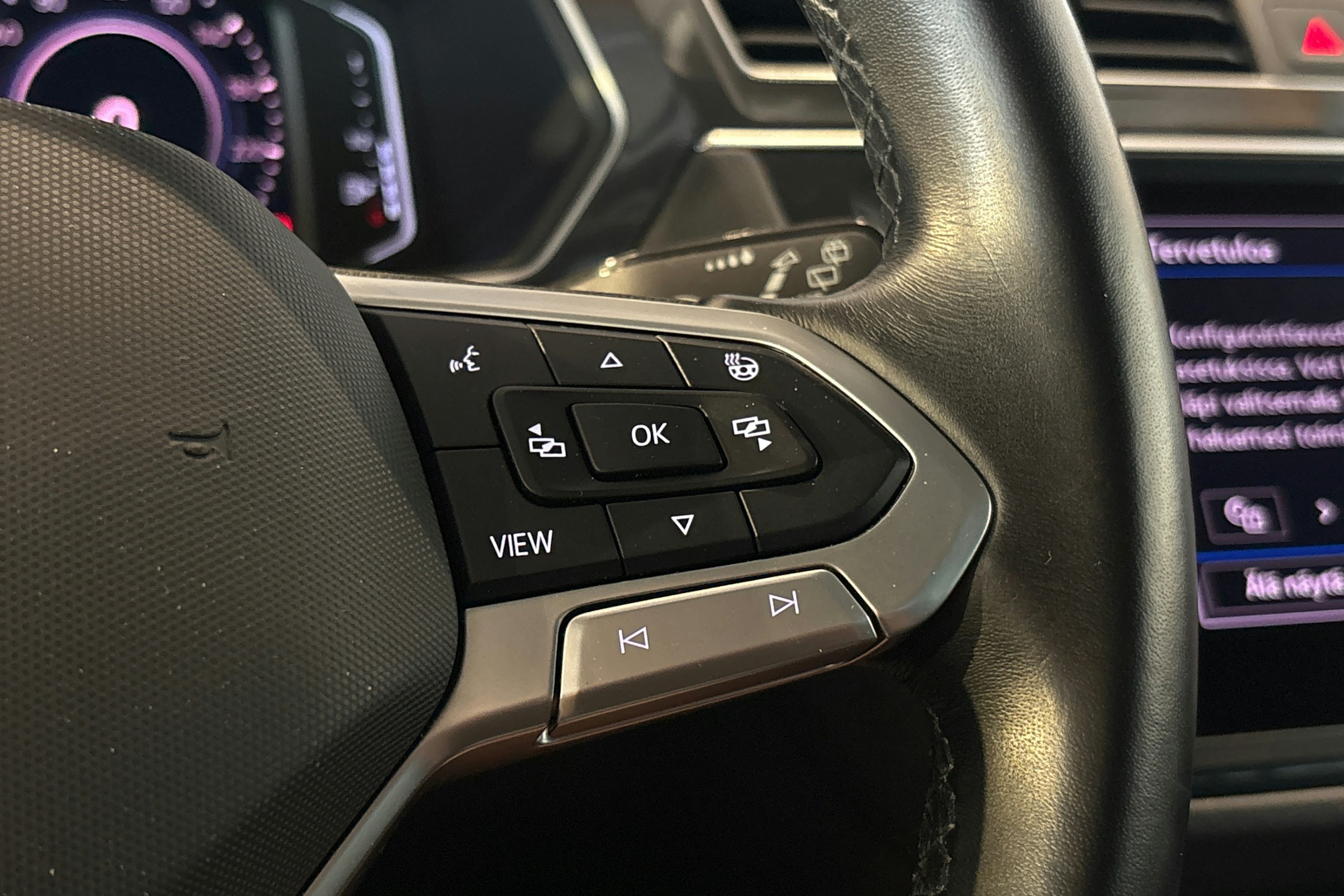 valkoinen Volkswagen Tiguan 2021 kuva 18.