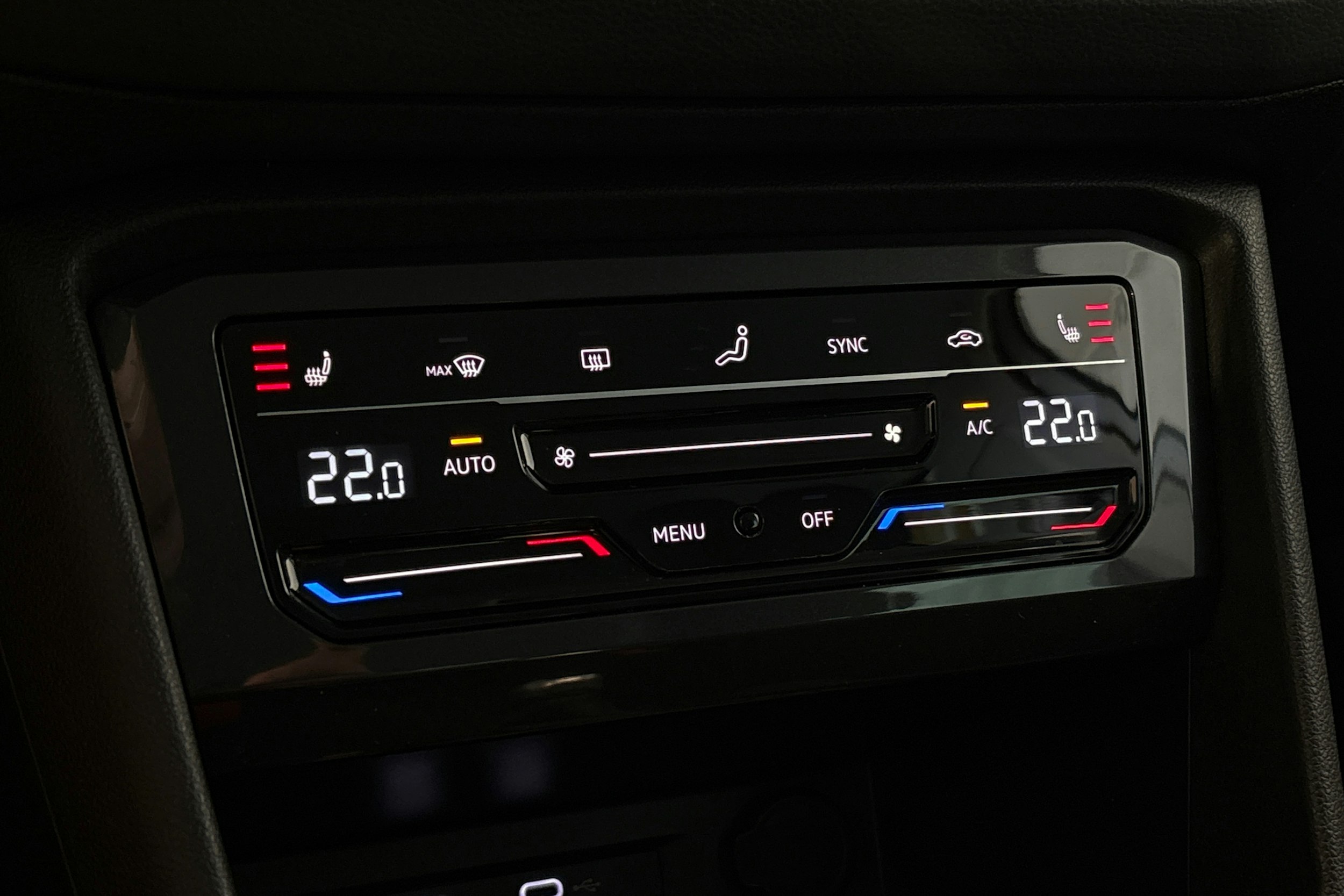 valkoinen Volkswagen Tiguan 2021 kuva 20.