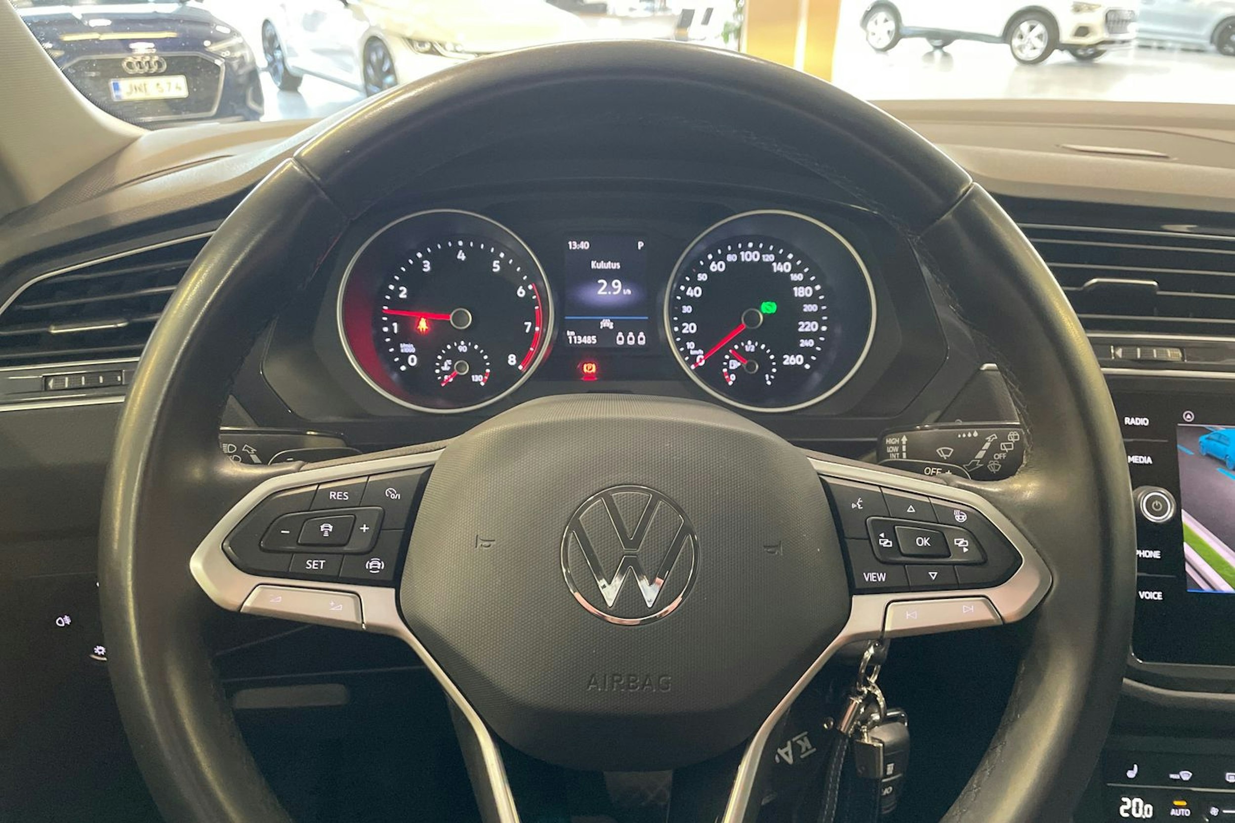 harmaa Volkswagen Tiguan 2021 kuva 15.