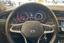 harmaa Volkswagen Tiguan 2021 kuva 15.